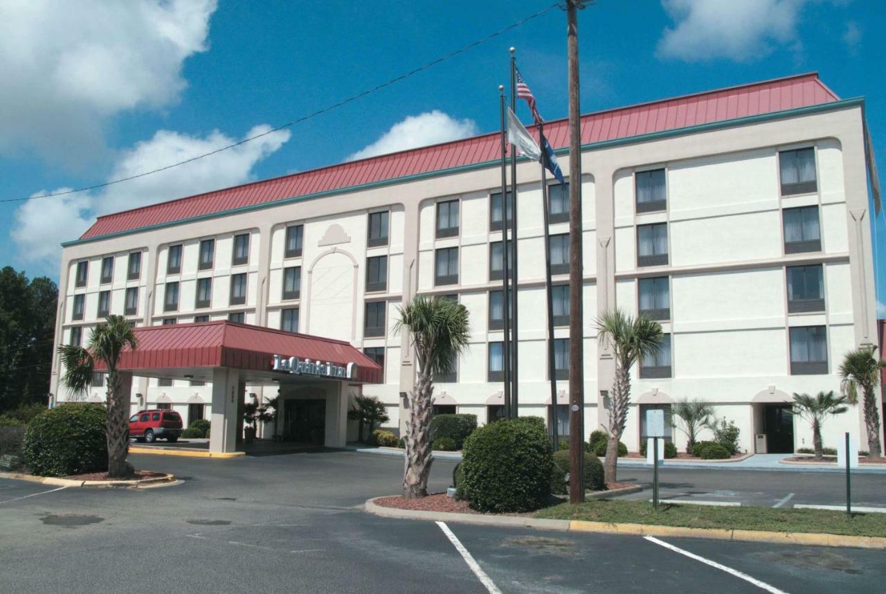 La Quinta Inn By Wyndham Columbia Se Fort Jackson Exterior photo