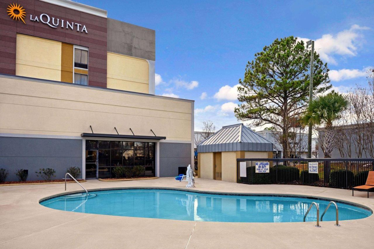 La Quinta Inn By Wyndham Columbia Se Fort Jackson Exterior photo