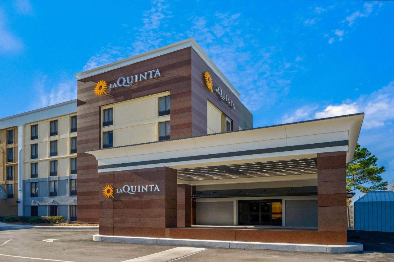 La Quinta Inn By Wyndham Columbia Se Fort Jackson Exterior photo