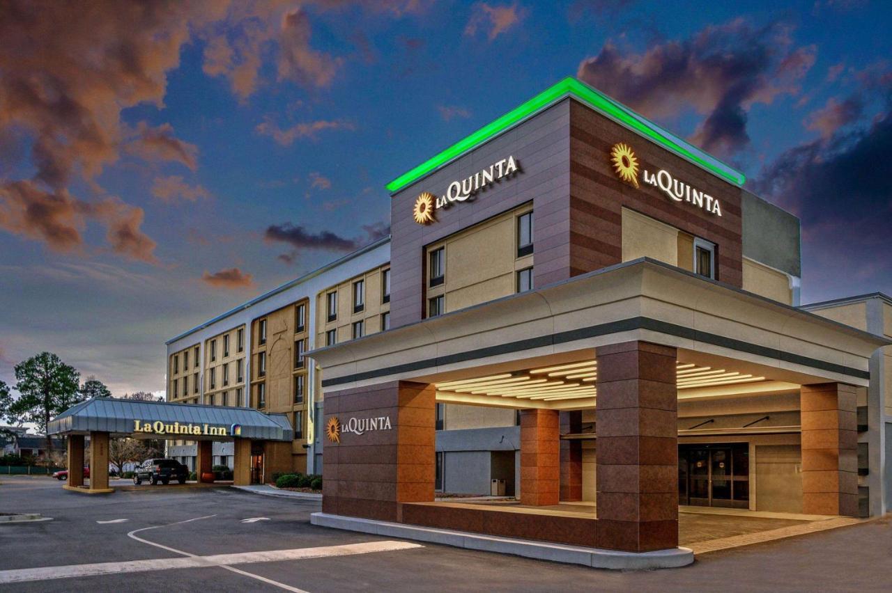 La Quinta Inn By Wyndham Columbia Se Fort Jackson Exterior photo